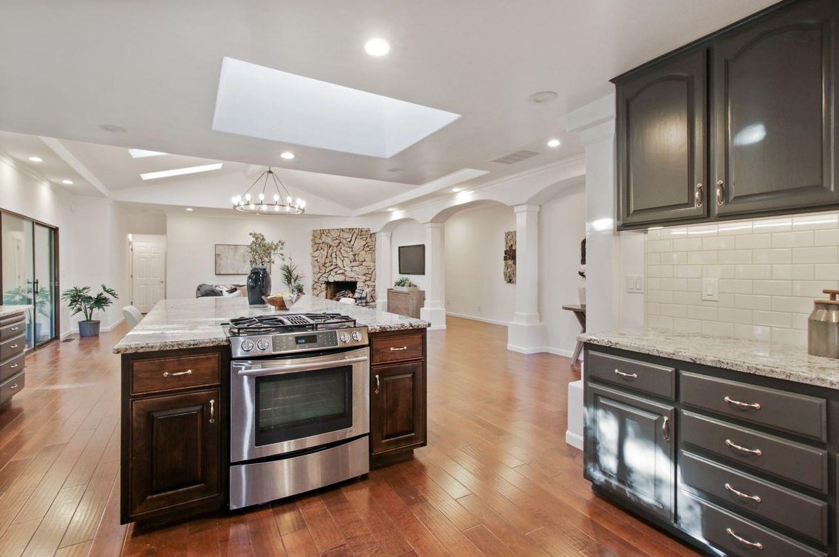 4033 Crondall Dr, Sacramento CA  95864-6069 exterior