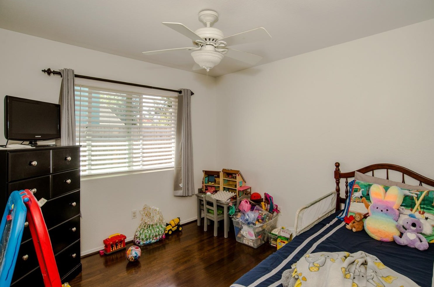 974 Hunter Ln, Woodland CA  95776-5101 exterior
