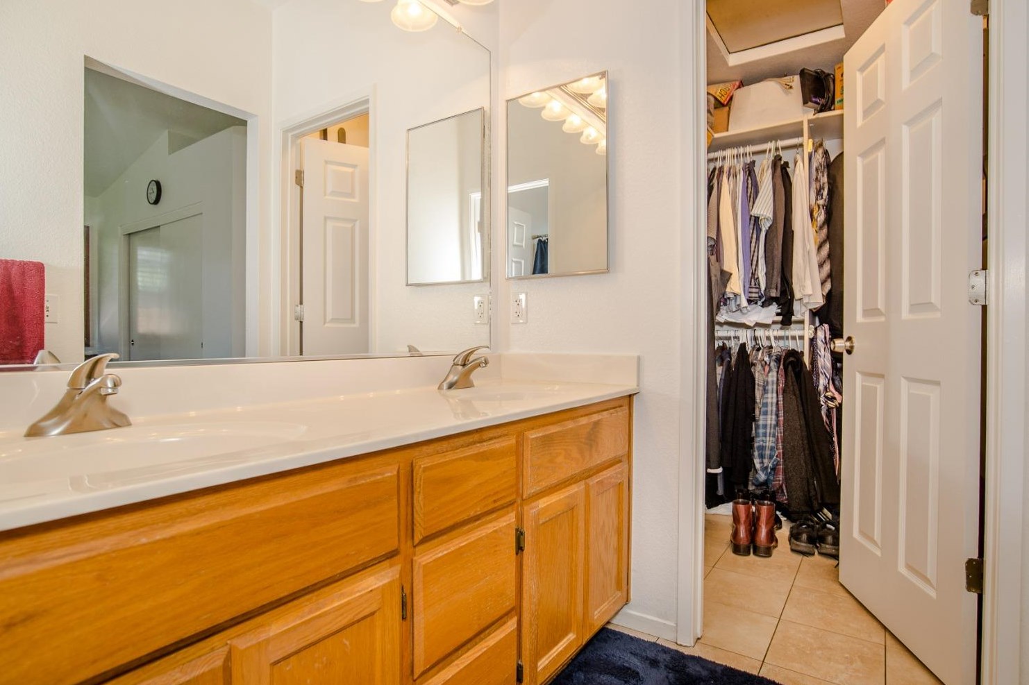 974 Hunter Ln, Woodland CA  95776-5101 exterior