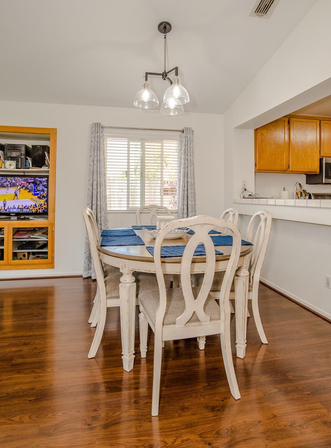 974 Hunter Ln, Woodland CA  95776-5101 exterior