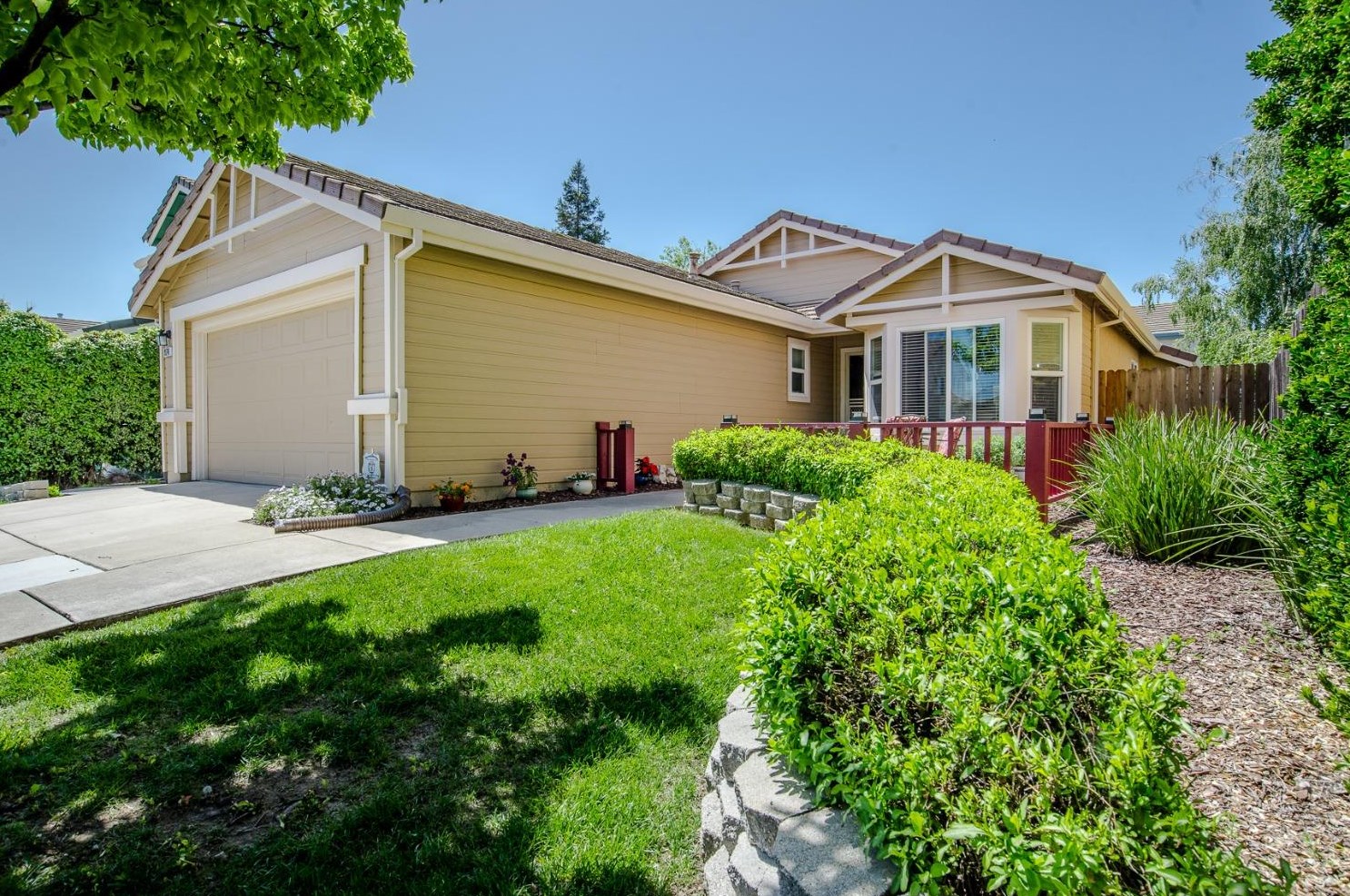 974 Hunter Ln, Woodland CA  95776-5101 exterior
