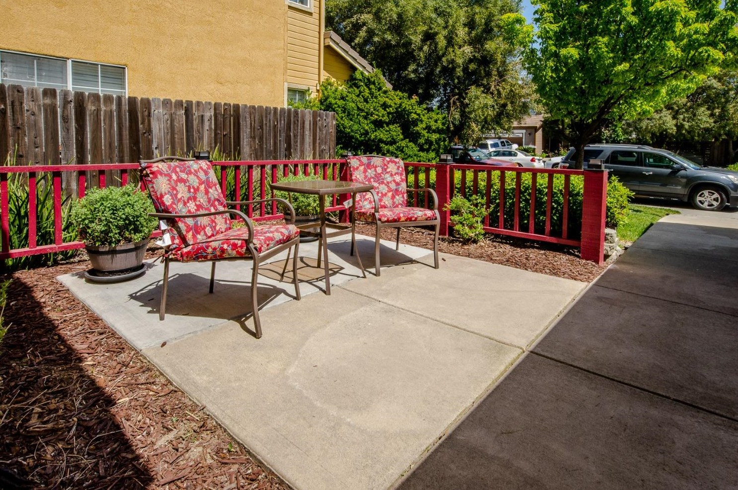 974 Hunter Ln, Woodland CA  95776-5101 exterior
