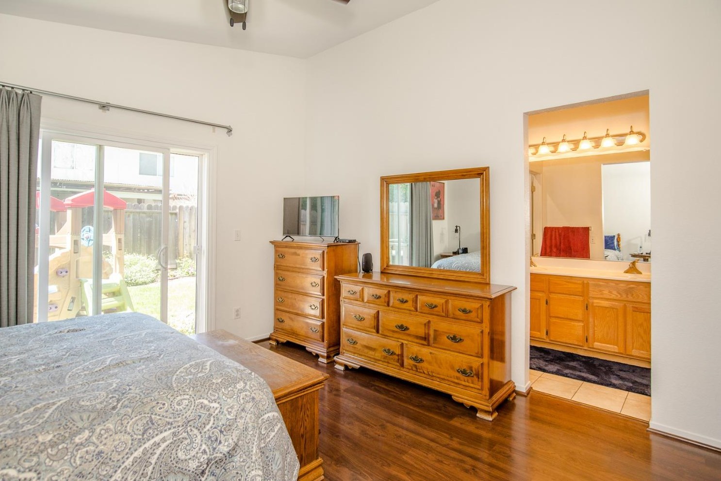 974 Hunter Ln, Woodland CA  95776-5101 exterior