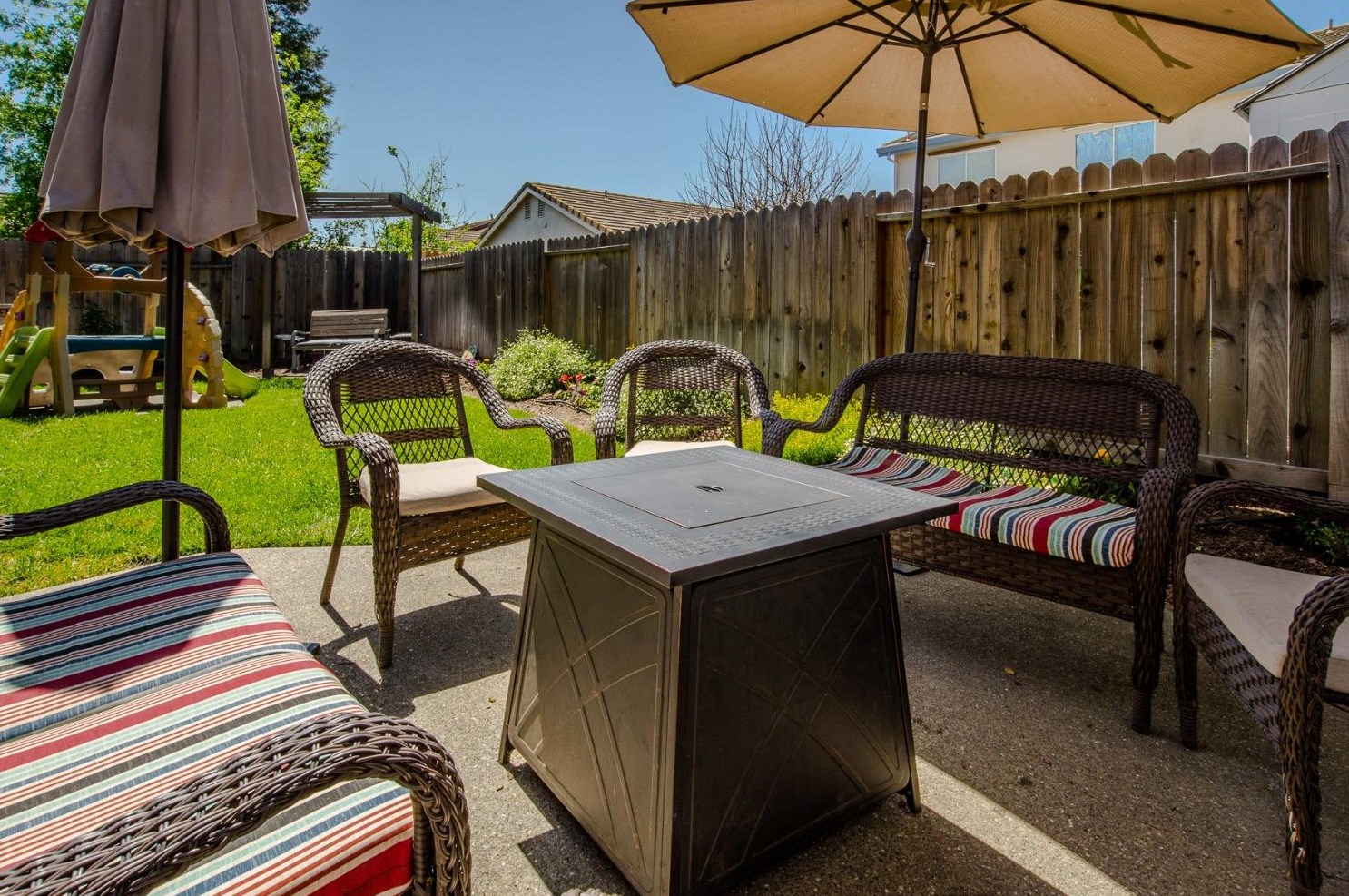 974 Hunter Ln, Woodland CA  95776-5101 exterior