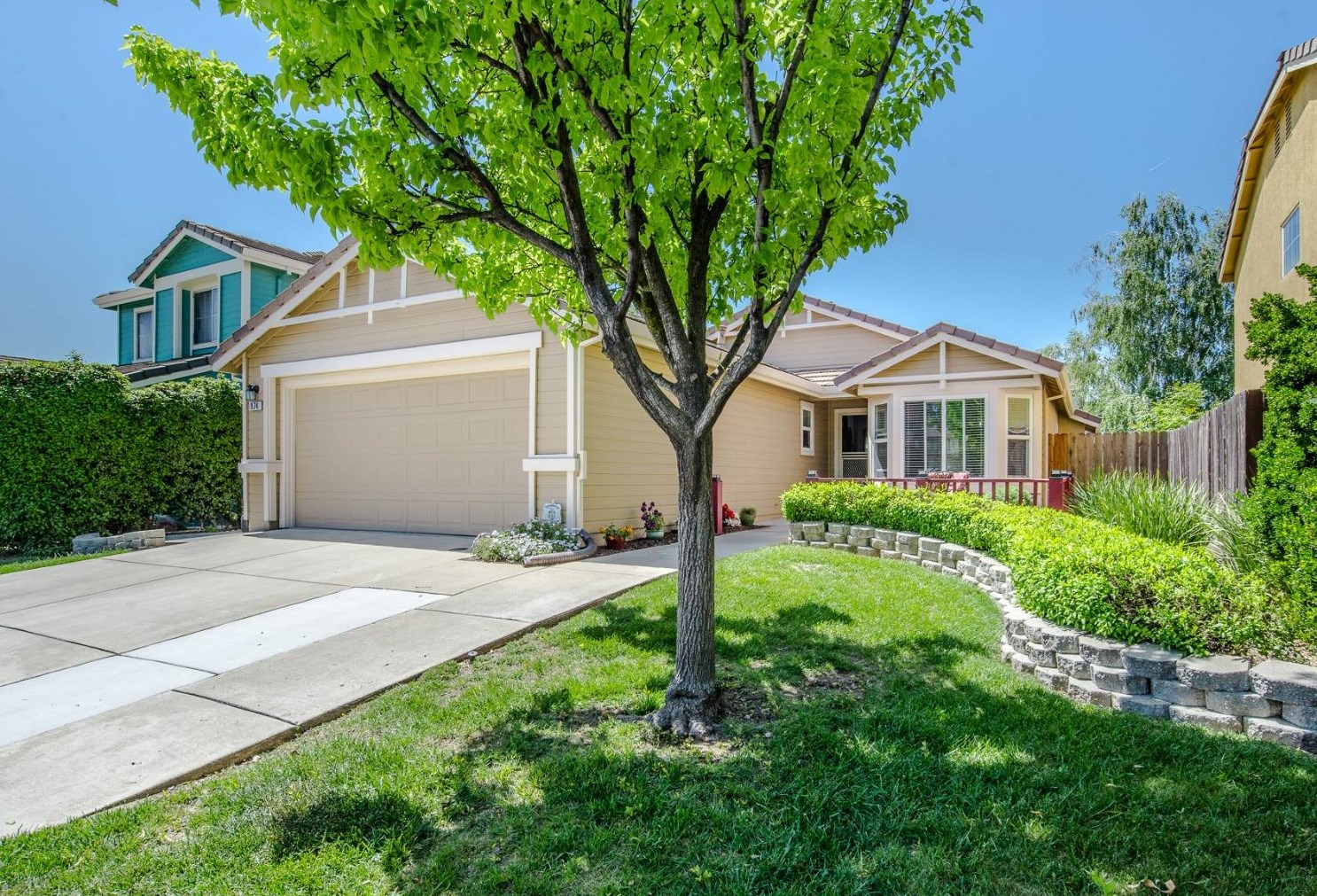 974 Hunter Ln, Woodland, CA 95776-5101