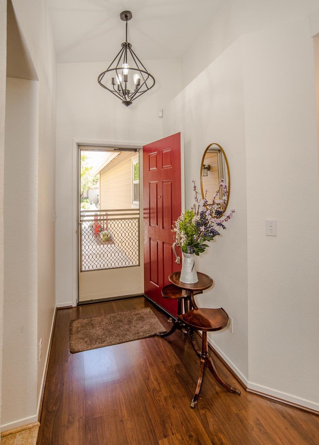 974 Hunter Ln, Woodland CA  95776-5101 exterior