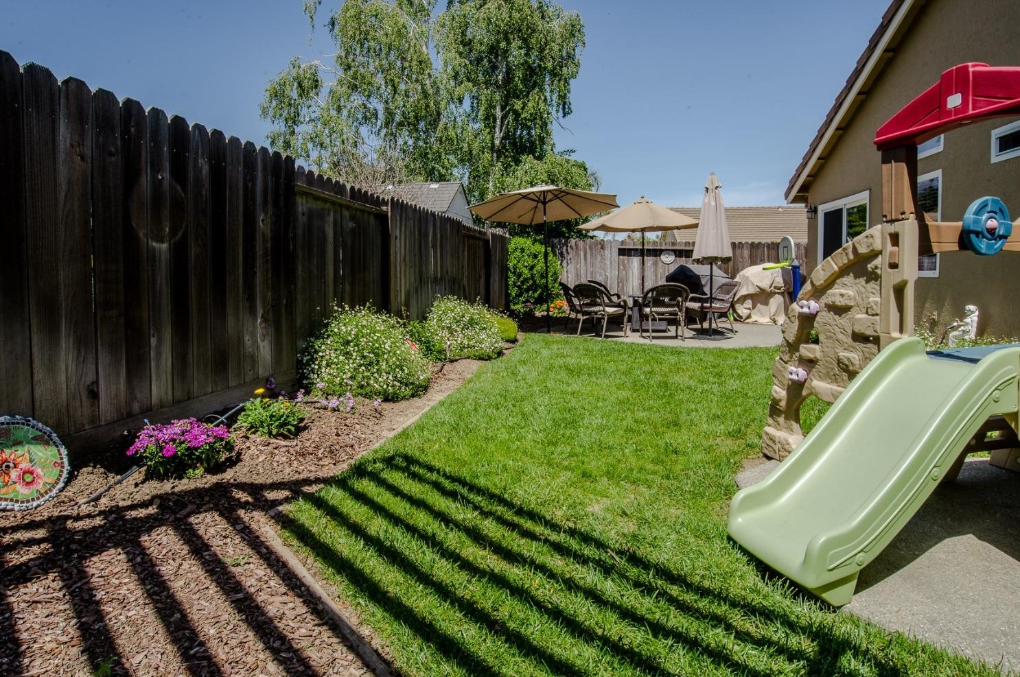 974 Hunter Ln, Woodland CA  95776-5101 exterior