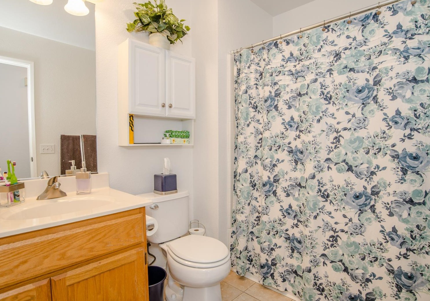 974 Hunter Ln, Woodland CA  95776-5101 exterior