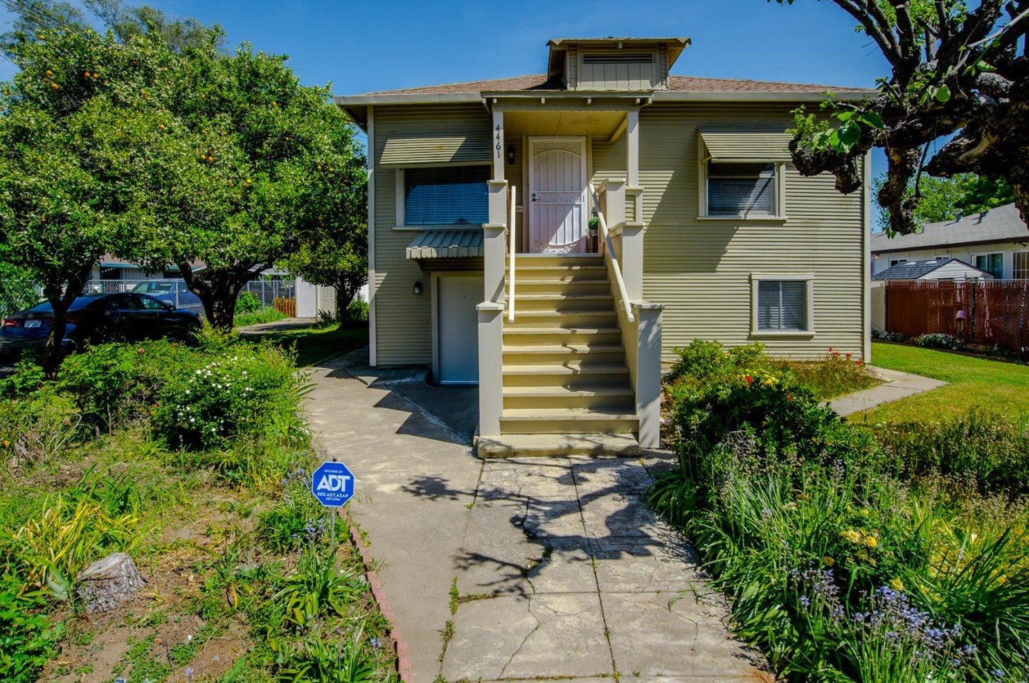 4461 Perry Ave, Sacramento, CA 95820-5150