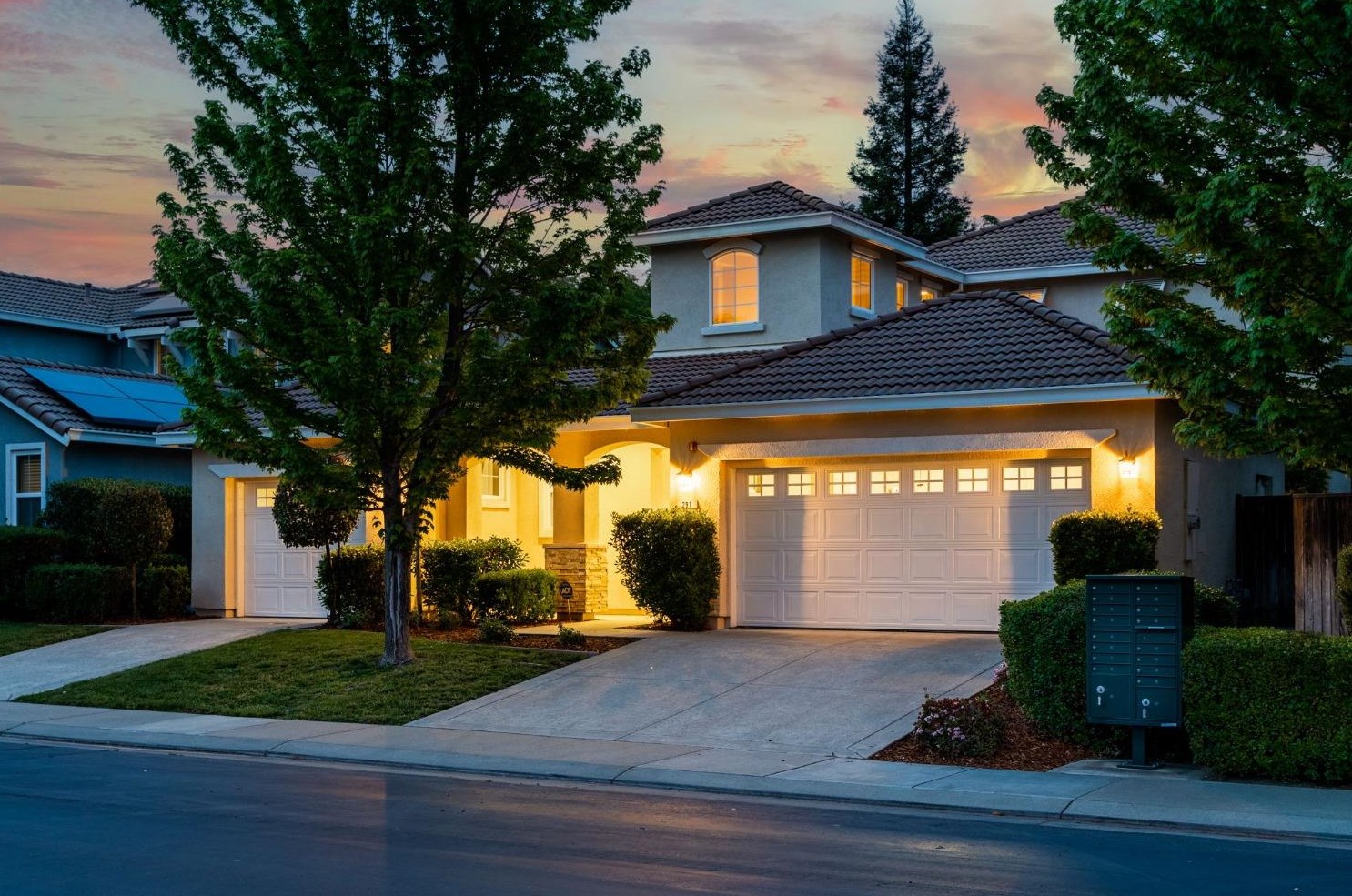 291 Westlake Dr, West Sacramento, CA 95605-2559
