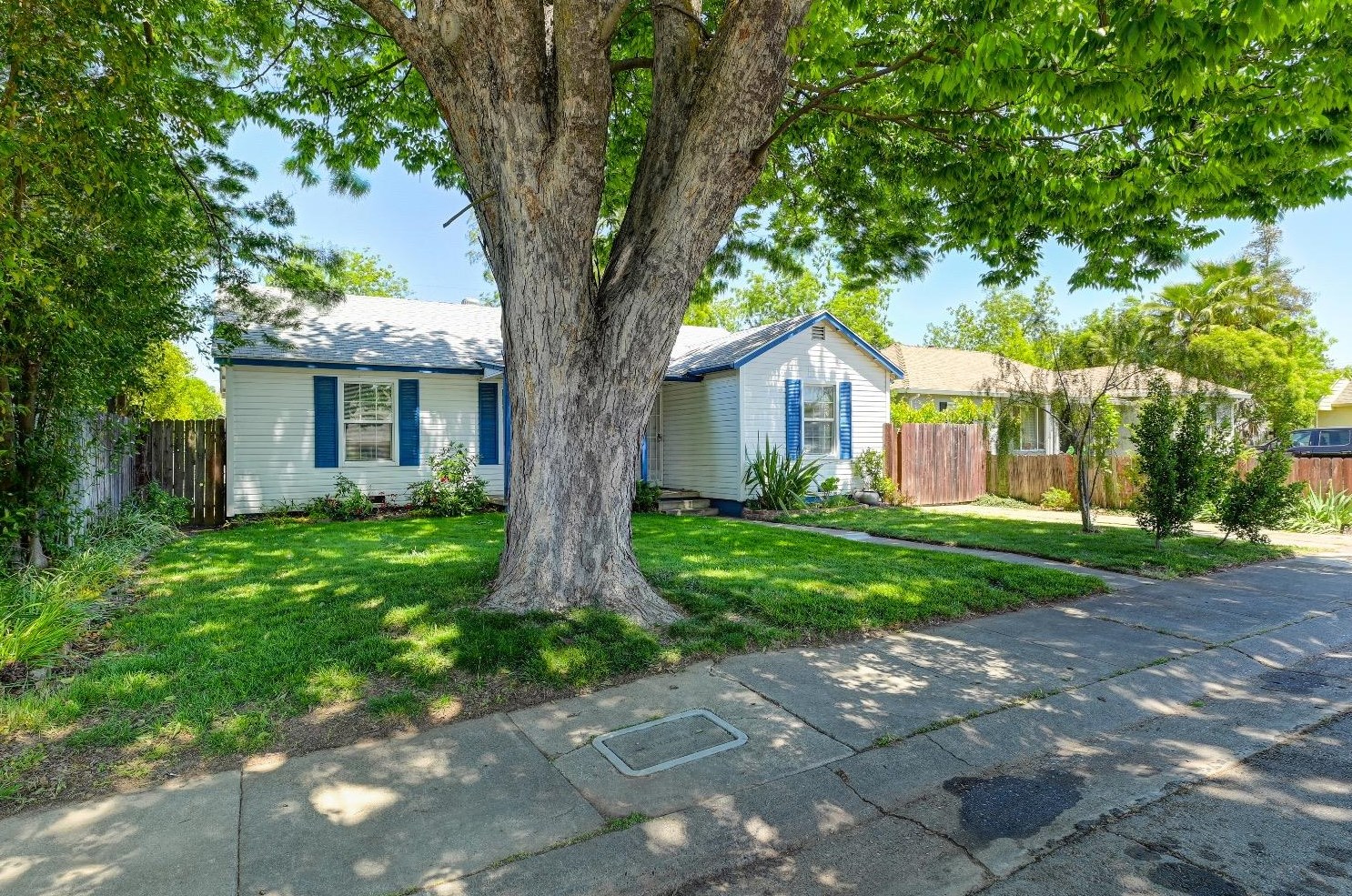 4221 13th Ave, Sacramento, CA 95820-1306