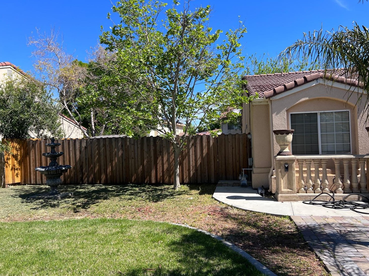 1860 College Greens Dr, Los Banos, CA 93635