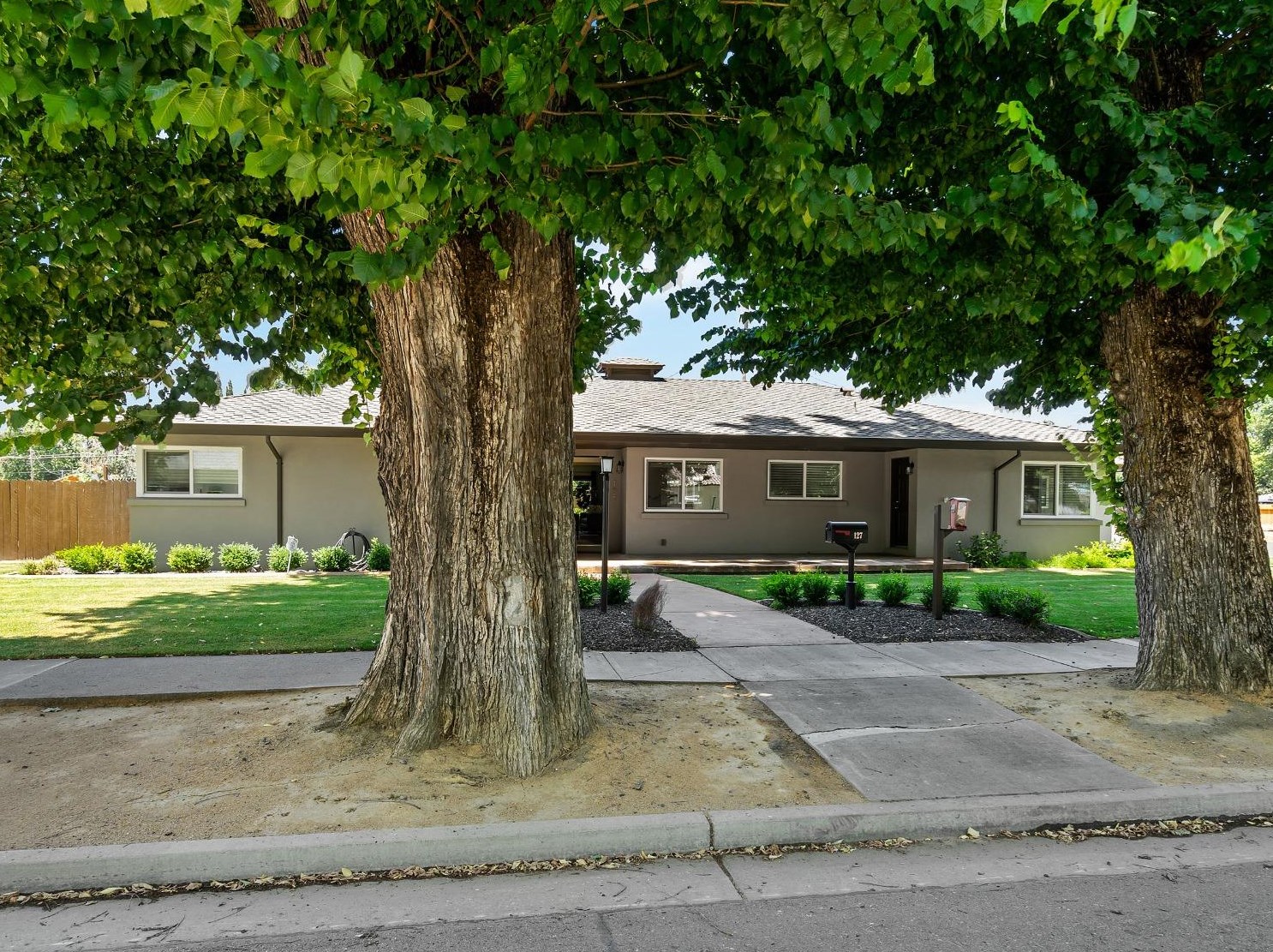 127 N College St, Woodland, CA 95695