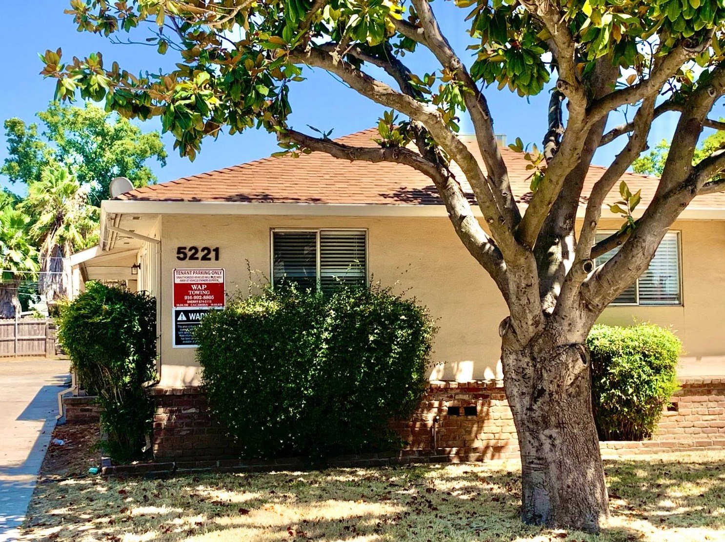 5221 45th St, Sacramento, CA 95820-5143