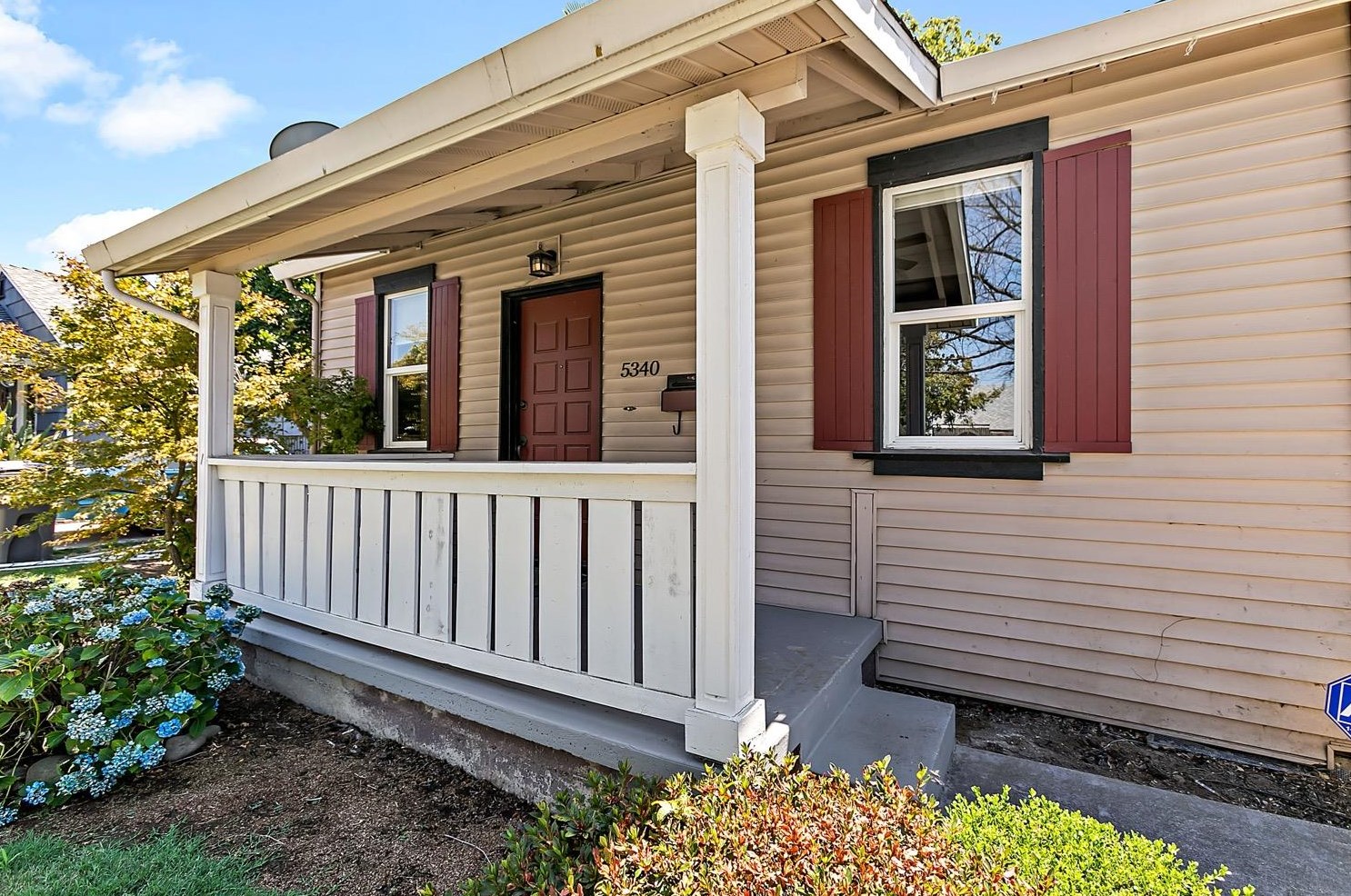 5340 S St, Sacramento, CA 95819-4827