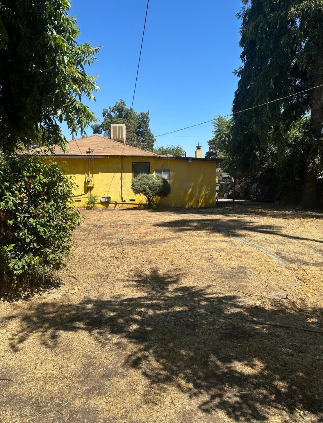 2418 S Holly Ave, Fresno, CA 93706