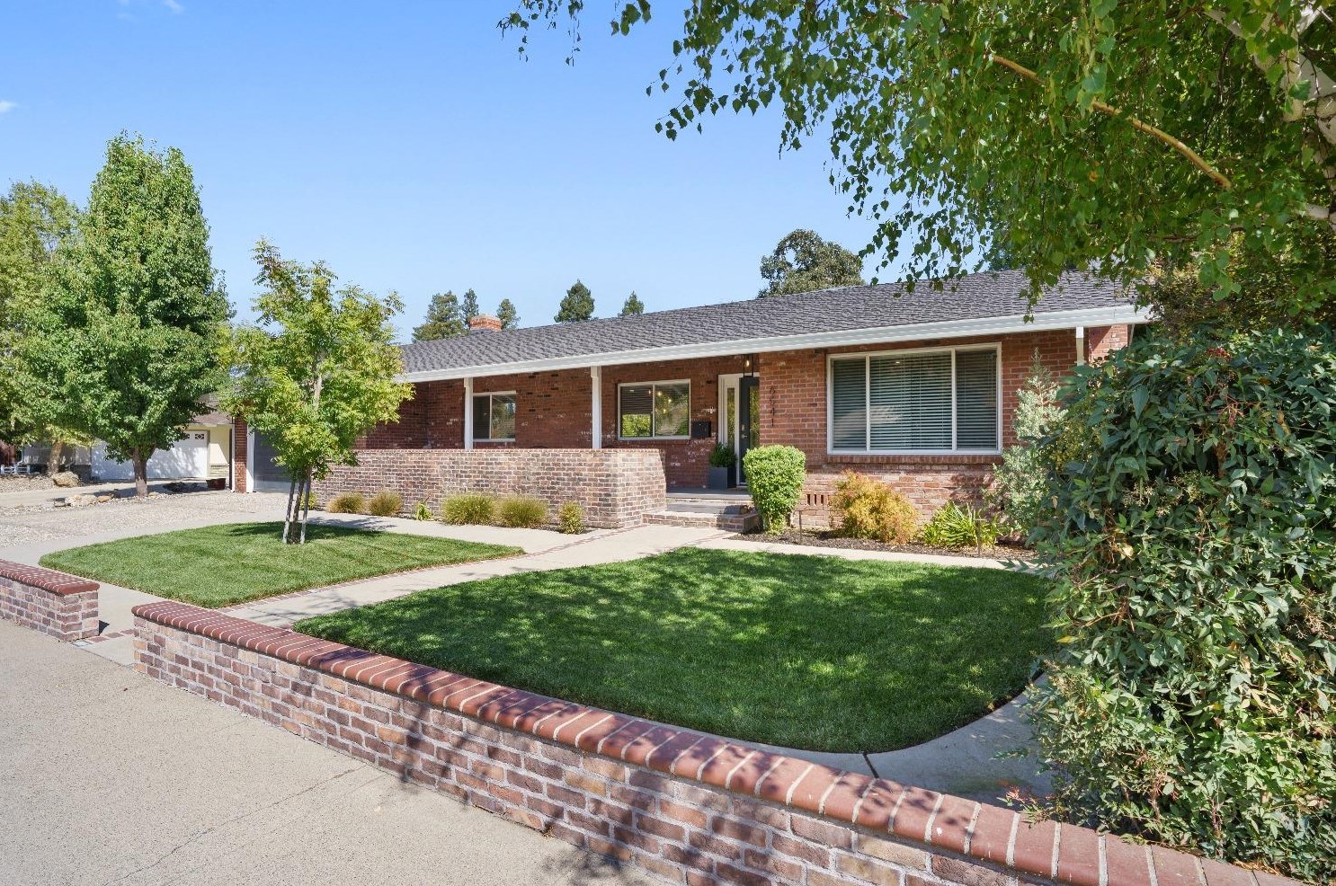 6541 Driftwood St, Sacramento CA  95831-1014 exterior