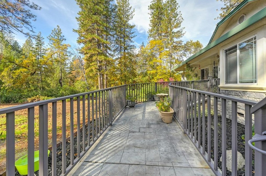5875 Happy Pines Dr, Michigan Bluff, CA 95631