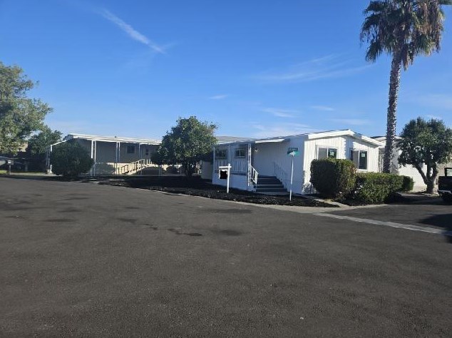 8600 N West Ln #136, Stockton, CA 95210