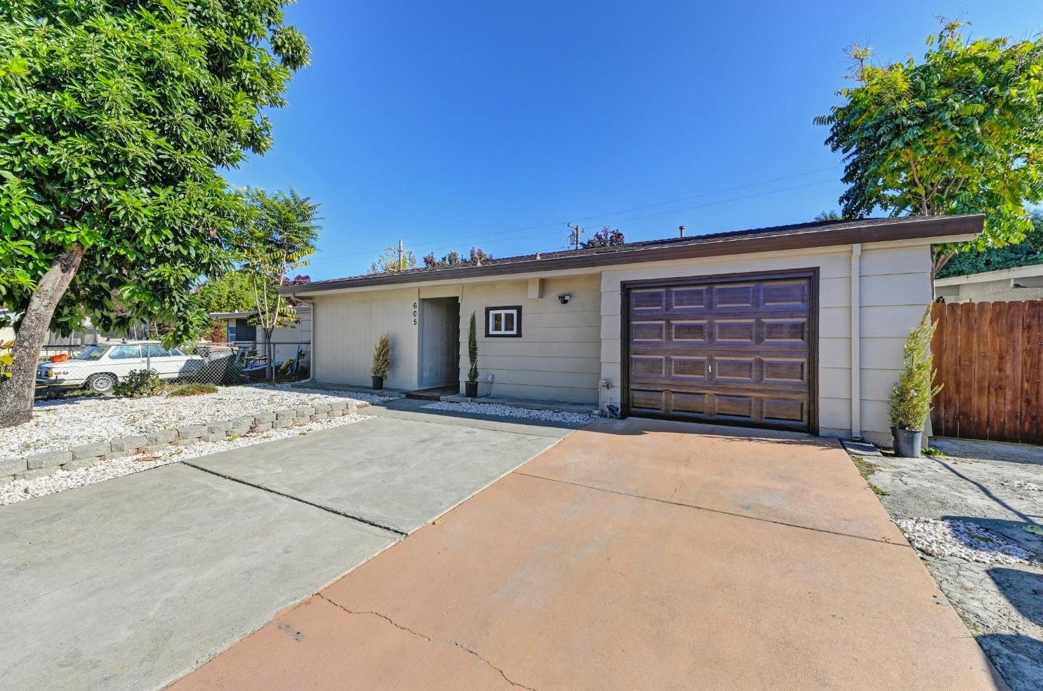 605 Hardy Dr, West Sacramento, CA 95605-2103