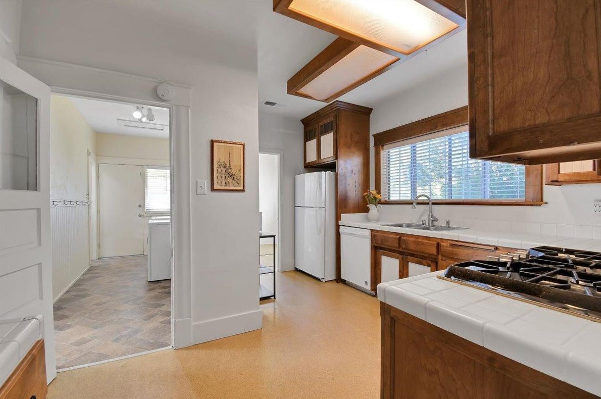 742 Chestnut St, Yuba City CA  95991-3957 exterior