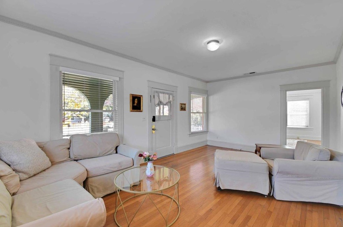 742 Chestnut St, Yuba City CA  95991-3957 exterior