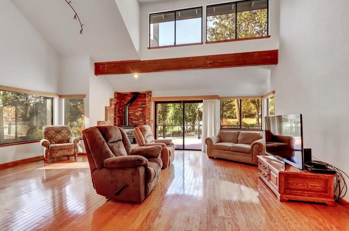 16998 Alioto Dr, Grass Valley, CA 95949