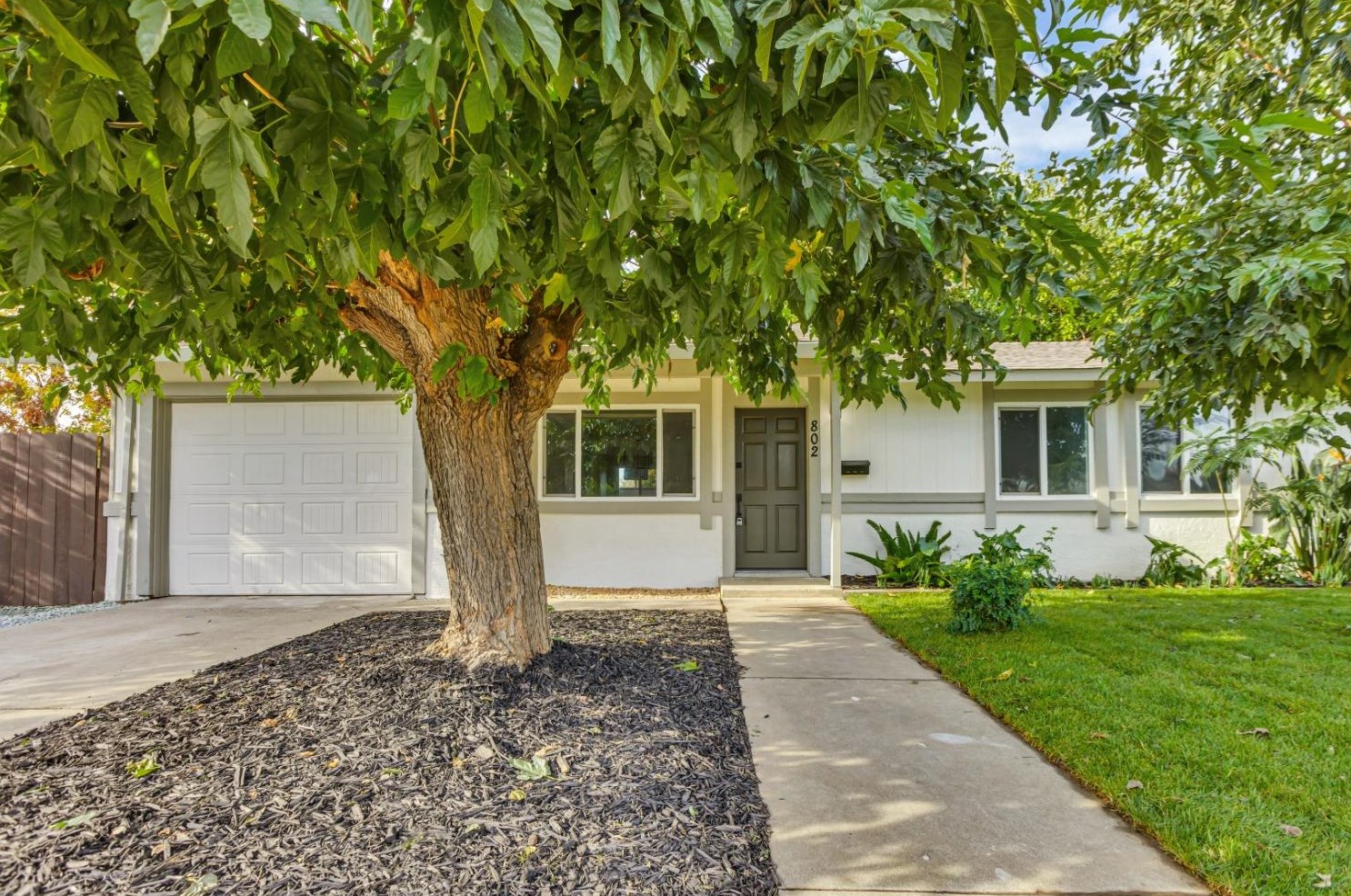 802 1st St, Galt, CA 95632