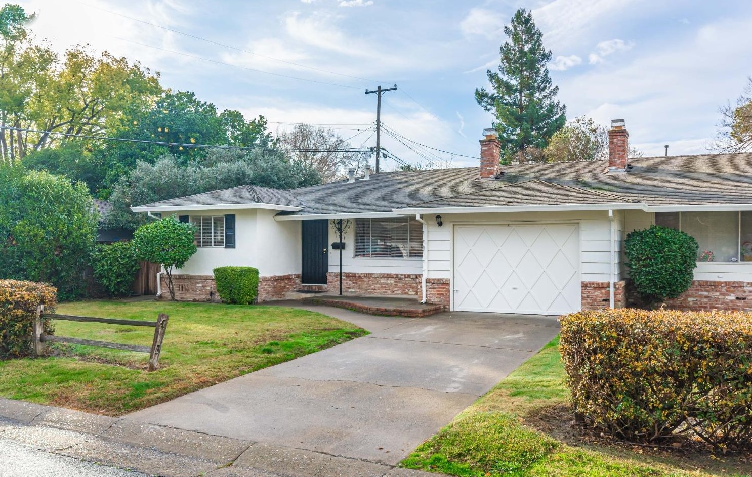 1162 Lancaster Way, Sacramento, CA 95822-1065