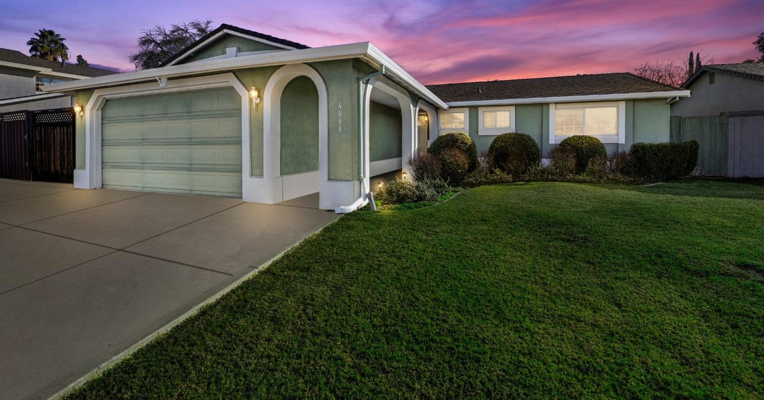 4888 Vogelsang Dr, Sacramento, CA 95842-2932