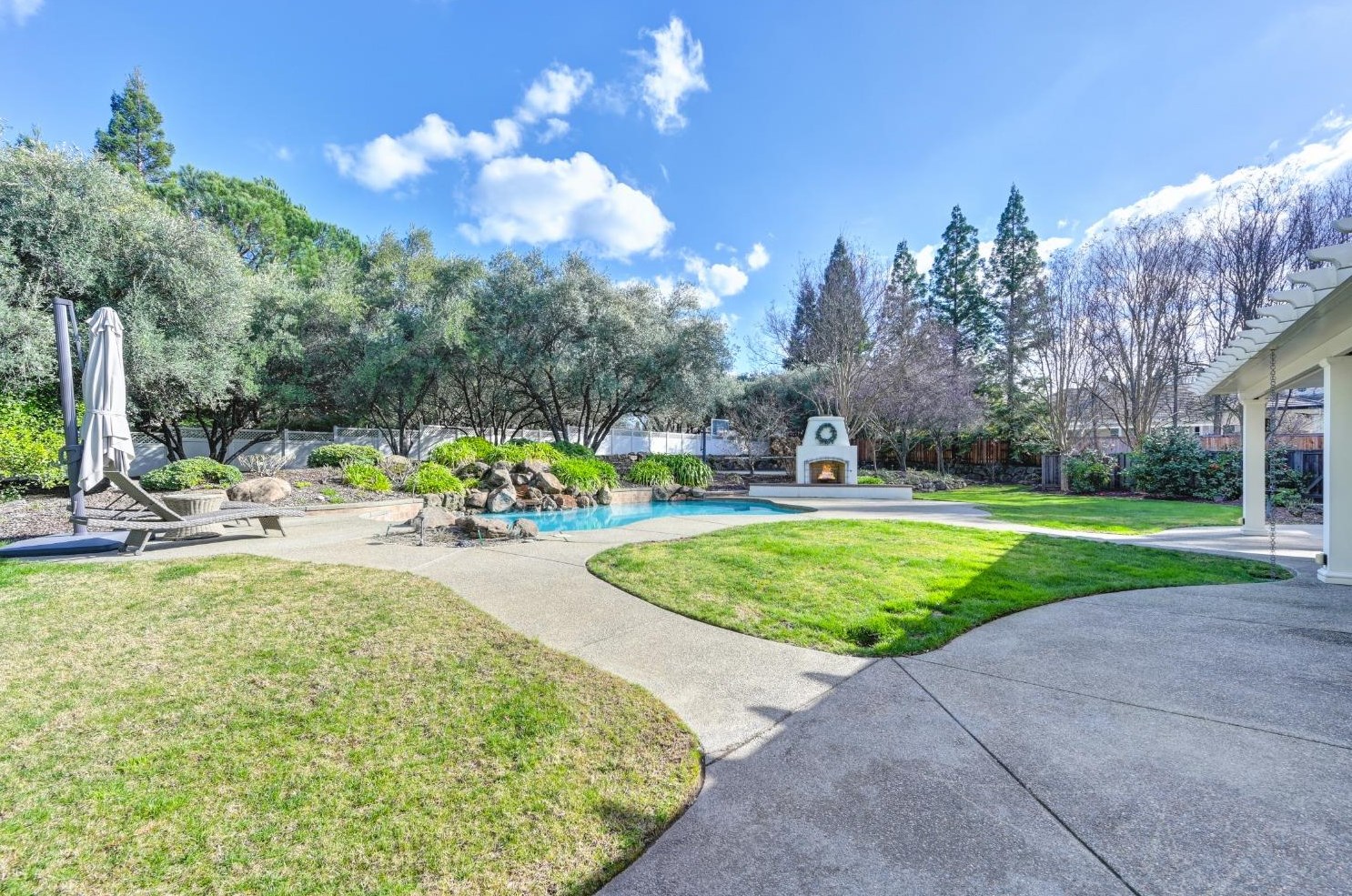 5750 Lions Cross Cir, Roseville CA 95746-9026 exterior