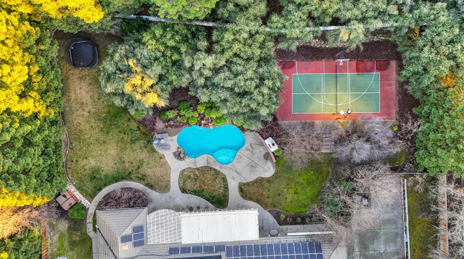 5750 Lions Cross Cir, Roseville CA 95746-9026 exterior