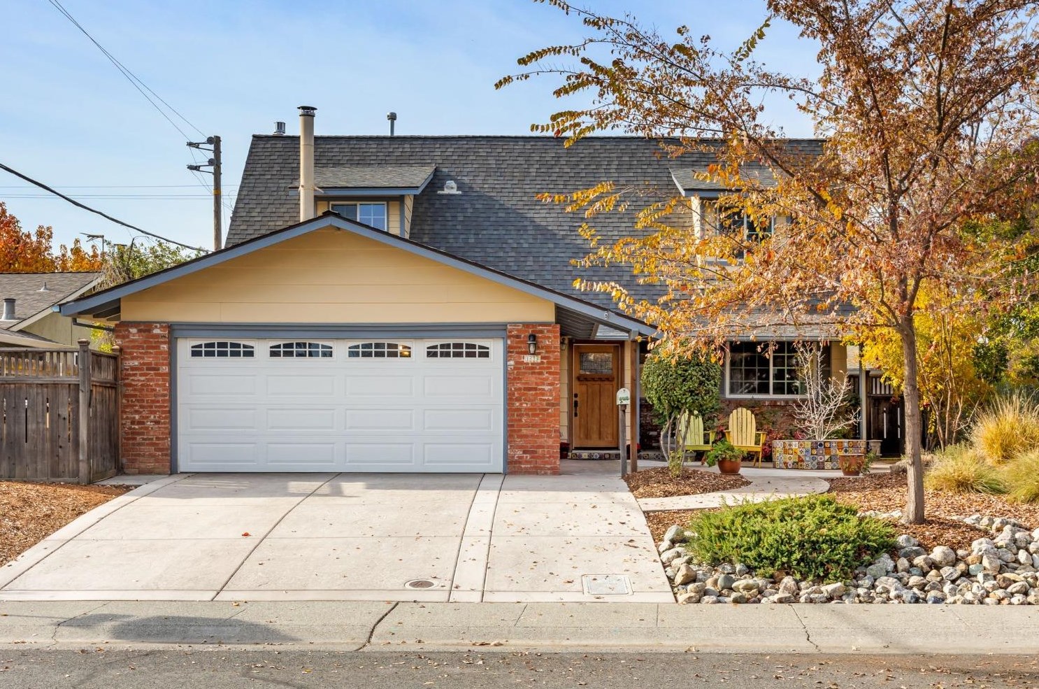 1619 Baywood Ln, Davis CA  95618-1404 exterior