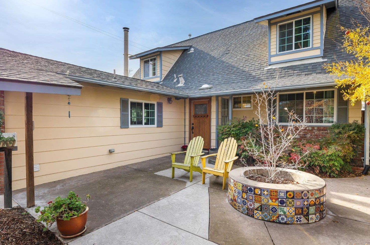 1619 Baywood Ln, Davis CA  95618-1404 exterior