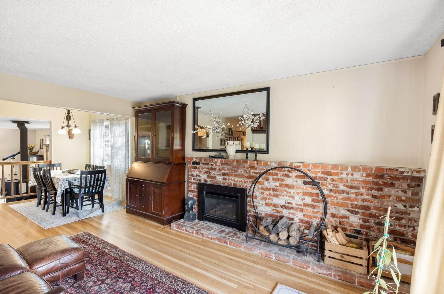 1619 Baywood Ln, Davis CA  95618-1404 exterior