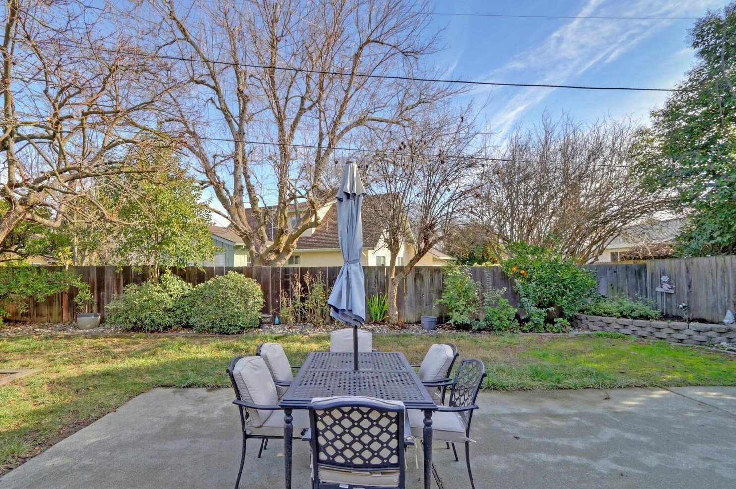 1324 Alder Pl, Davis CA  95618-1439 exterior