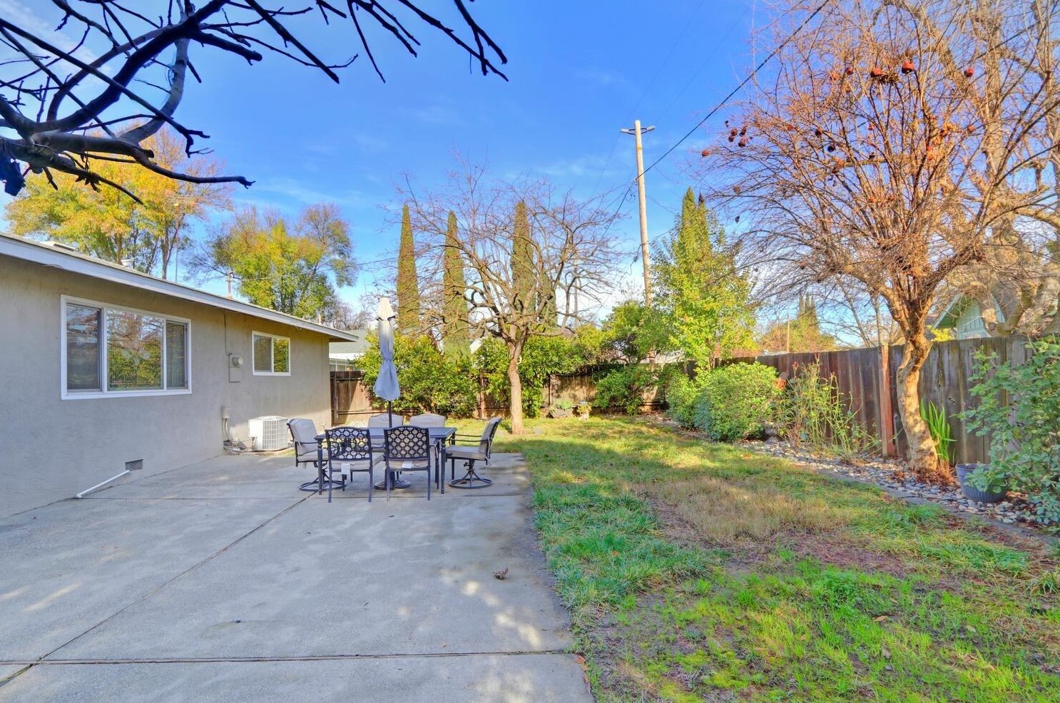 1324 Alder Pl, Davis CA  95618-1439 exterior