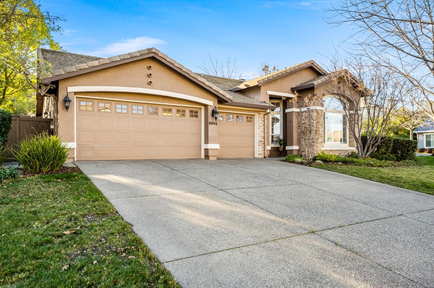 6004 Ladero Way, Folsom, CA 95762