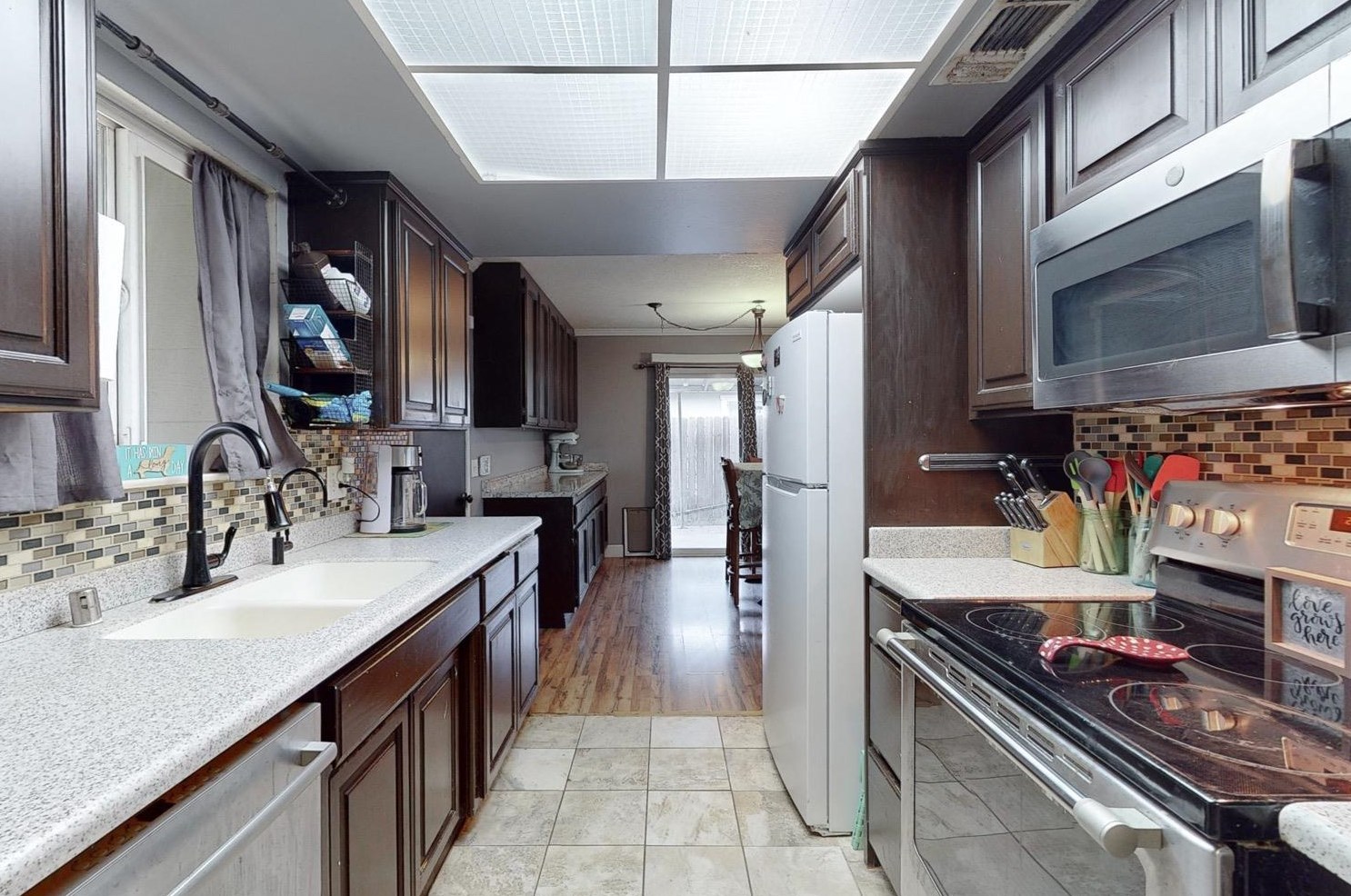 1360 Buchanan Rd, Yuba City CA  95993-6407 exterior