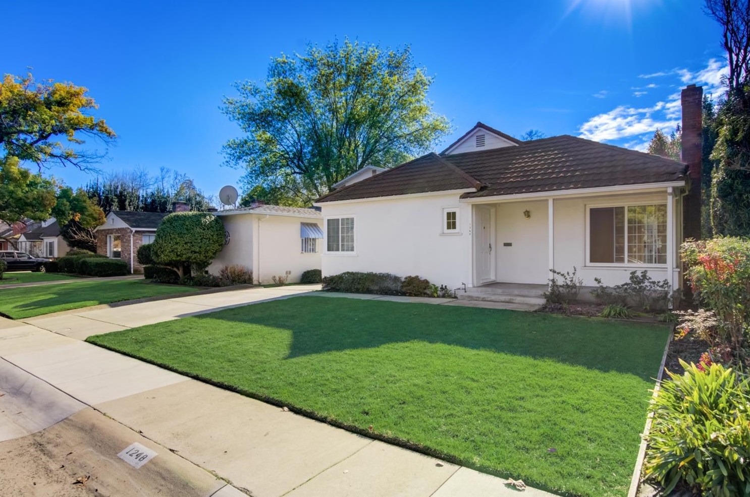 1248 8th Ave, Sacramento, CA 95818-4005