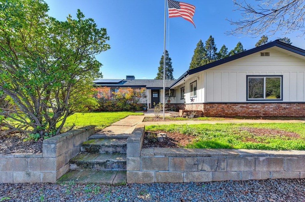 1385 Wesley Ln, Auburn, CA 95603-2959