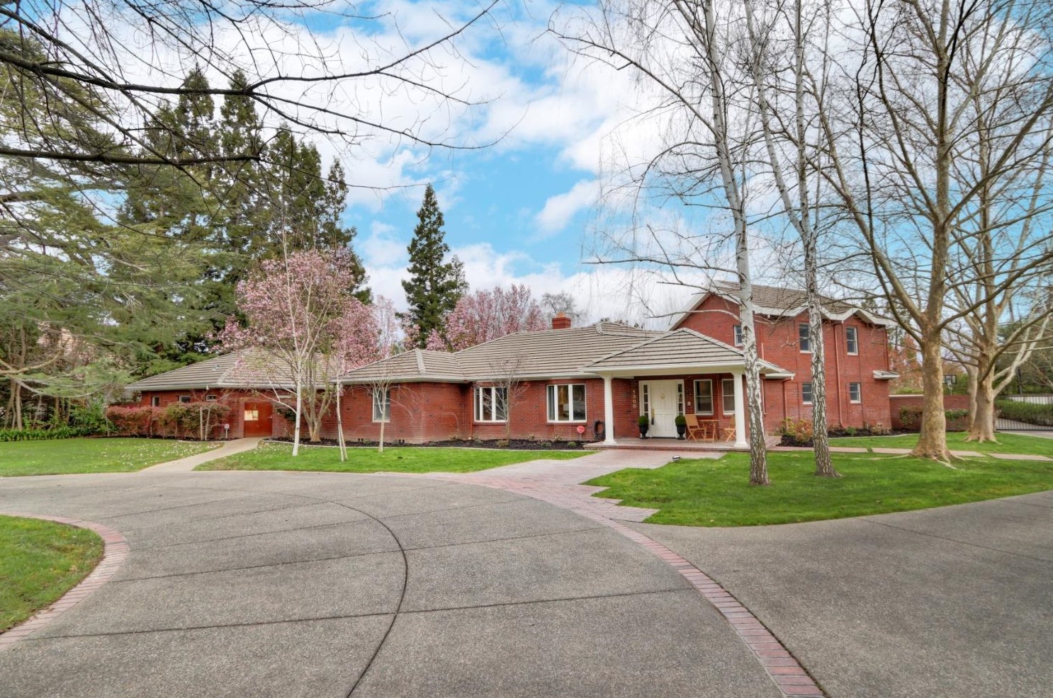 1300 Mariemont Ave, Sacramento, CA 95864-3134