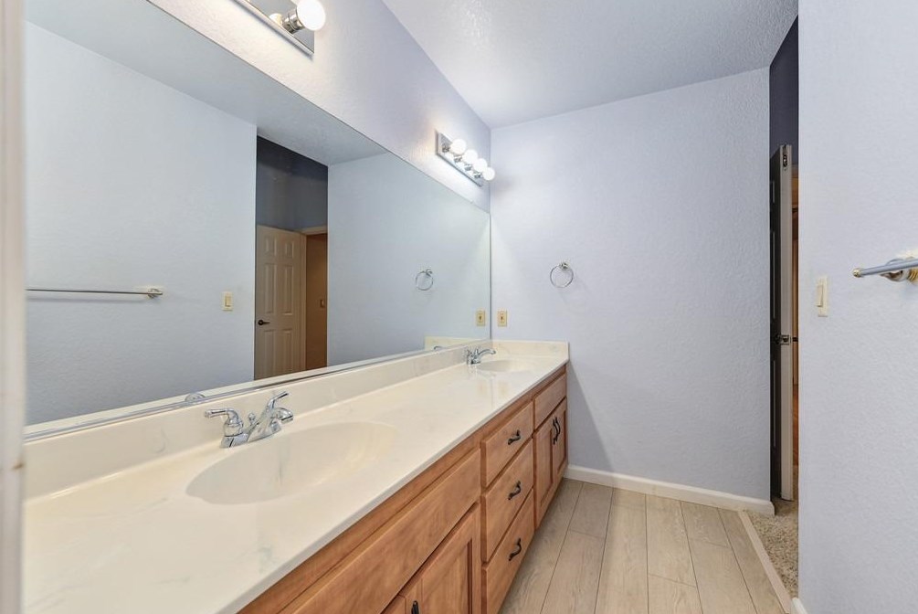 1541 Colonial Pkwy, Roseville CA  95661-7323 exterior