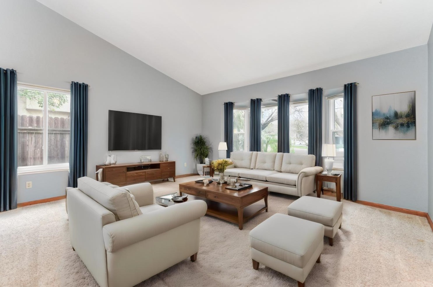 1541 Colonial Pkwy, Roseville CA  95661-7323 exterior