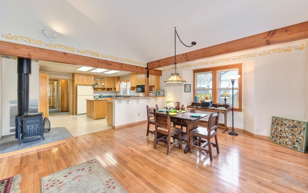 128 Empire St, Grass Valley, CA 95945-7332