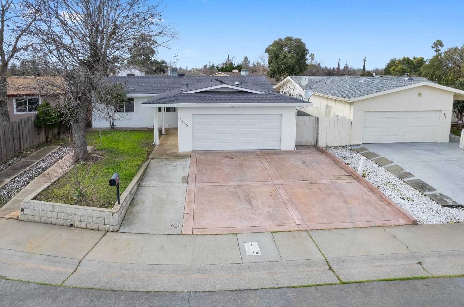 4740 79th St, Sacramento, CA 95820-3669