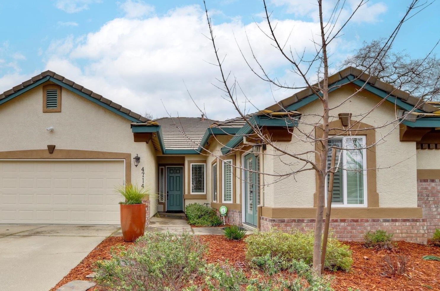 4714 Hackberry Ln, Carmichael, CA 95608-2239