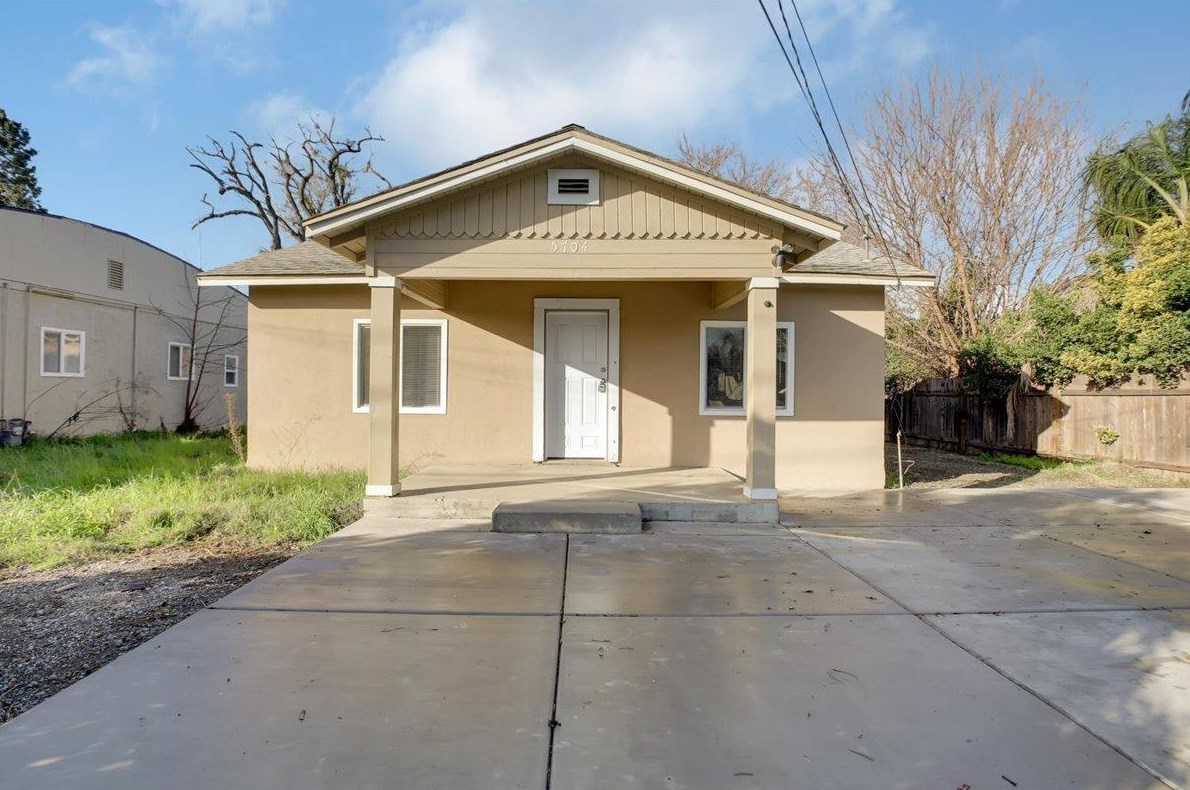 5692 Riverside Dr, Arboga, CA 95961-6616
