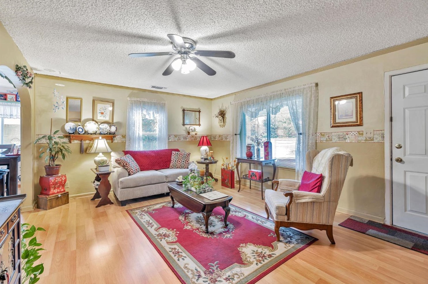 6532 Walnut Ave, Citrus Heights, CA 95662-4233