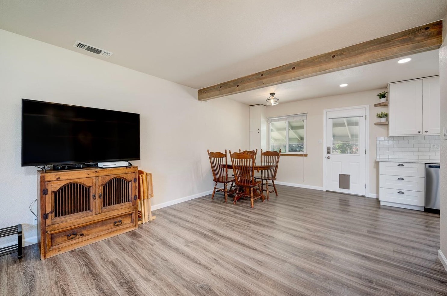 6635 Carrwood St, Citrus Heights CA  95662-3311 exterior